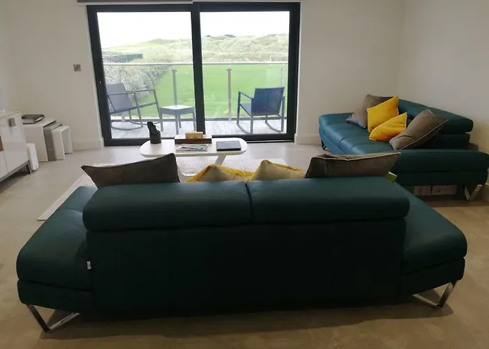 Portrush Luxury Apartment, Currangate
