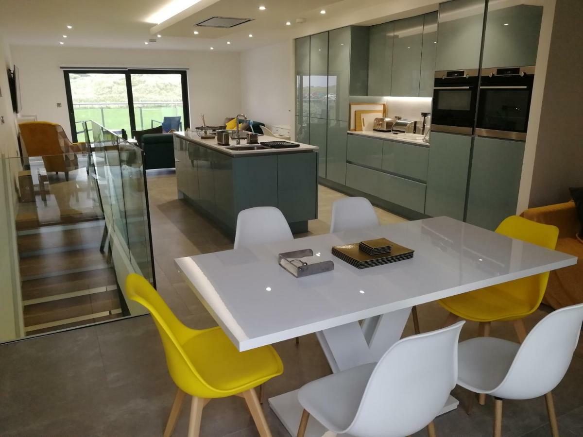 Luxury Apartment, Currangate *